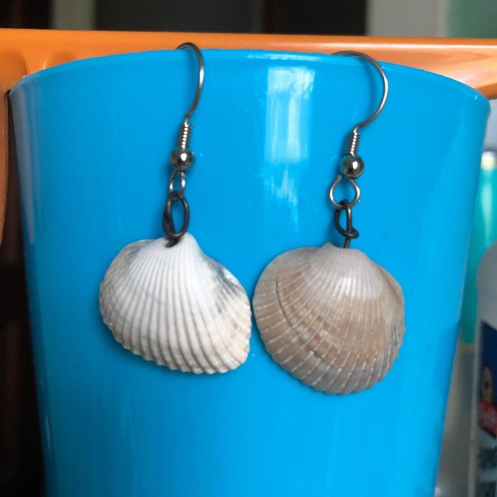 Shell earrings
